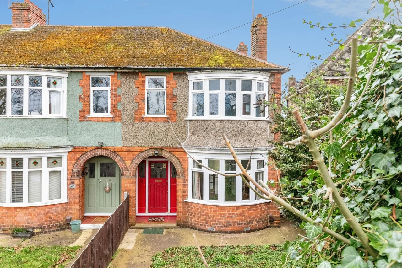 3 bed house for sale — Finedon Road, WELLINGBOROUGH