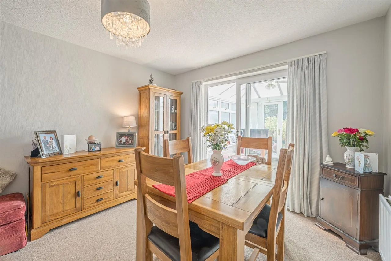 Court Crescent, Kingswinford, DY6 9RJ, photo 4