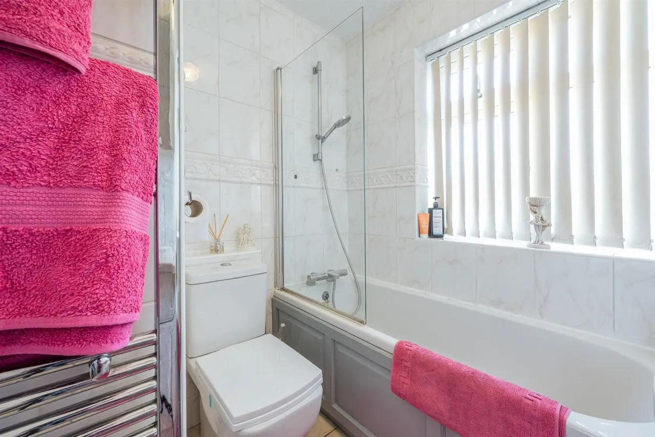 Court Crescent, Kingswinford, DY6 9RJ, photo 9