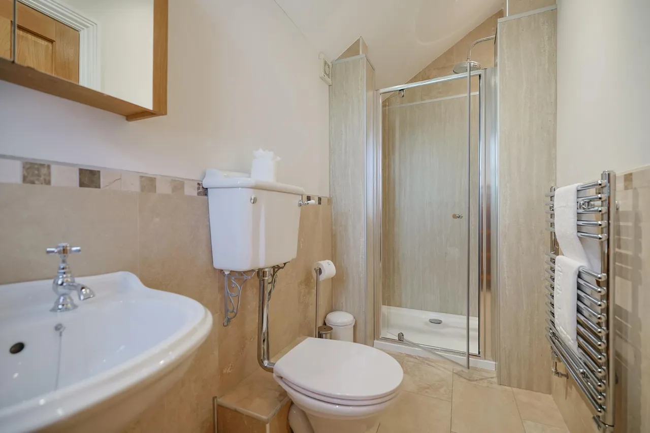 The Pines, Gowerton, photo 21