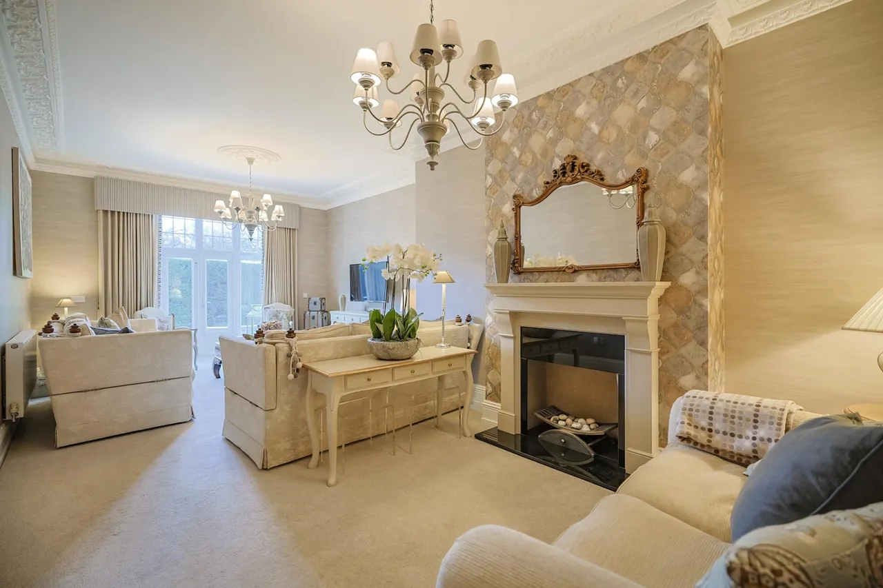 The Pines, Gowerton, photo 2