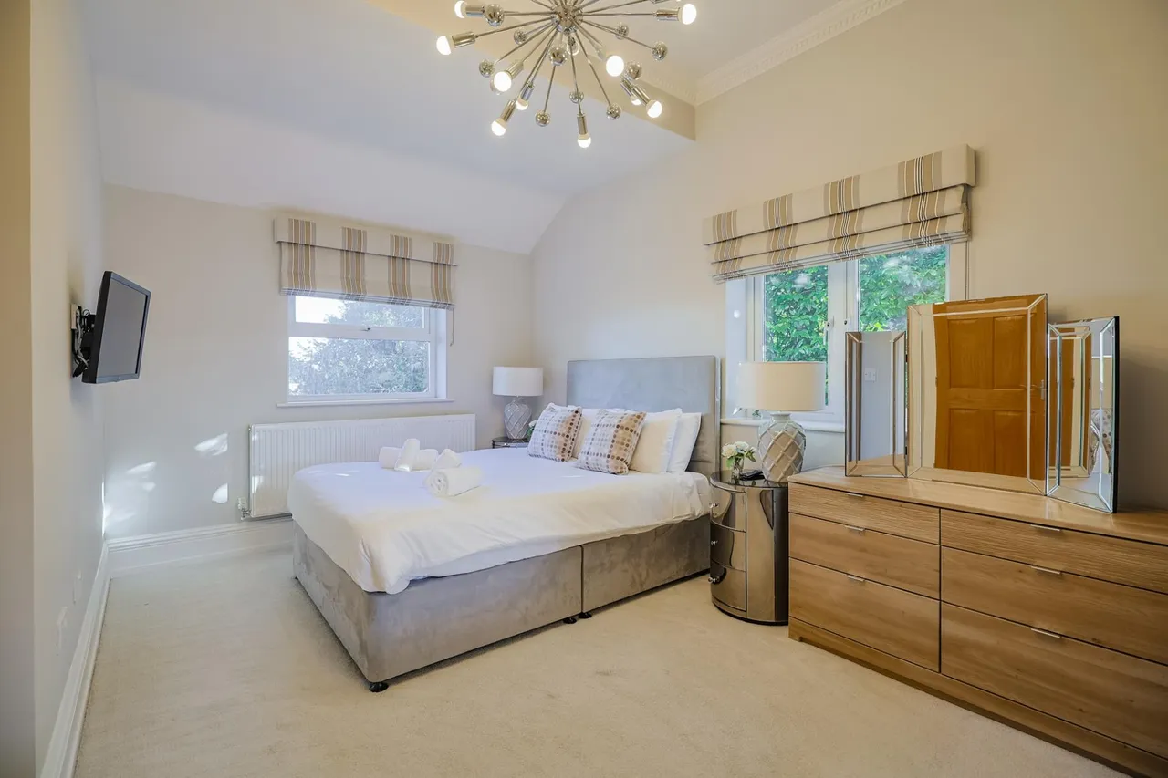 The Pines, Gowerton, photo 27