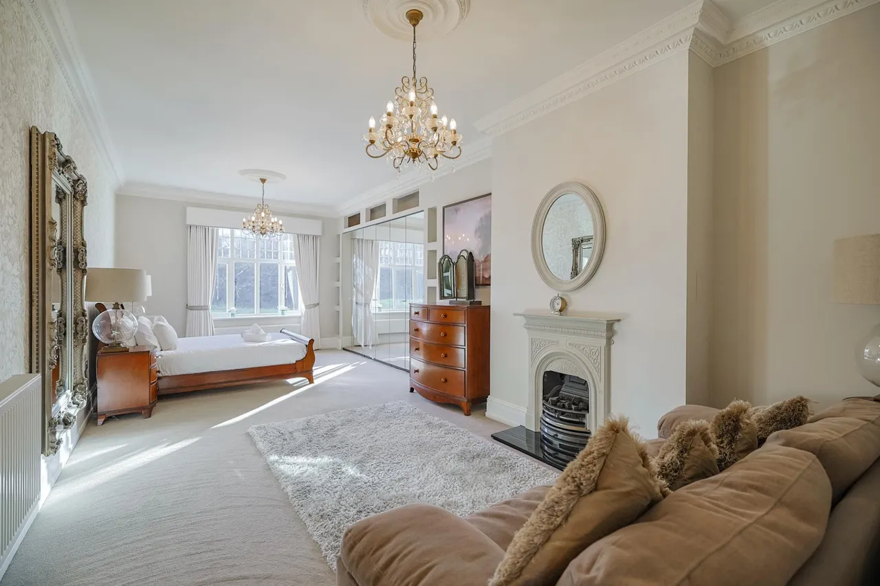 The Pines, Gowerton, photo 18