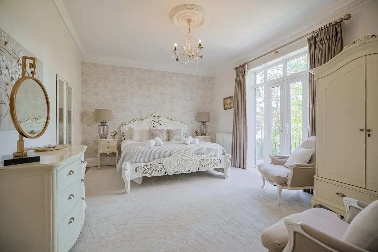The Pines, Gowerton, photo 19