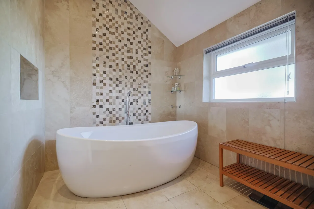 The Pines, Gowerton, photo 24