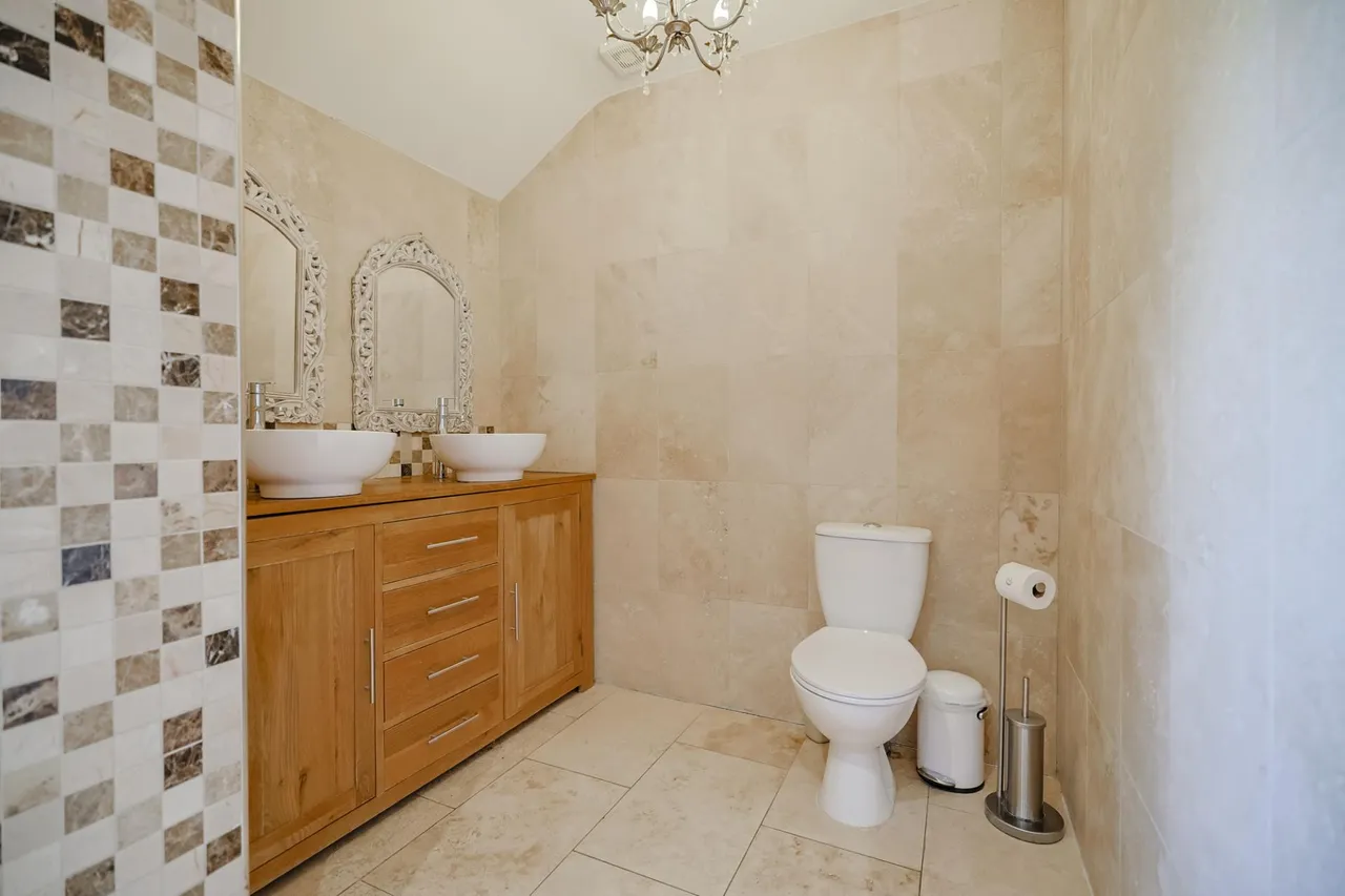 The Pines, Gowerton, photo 25