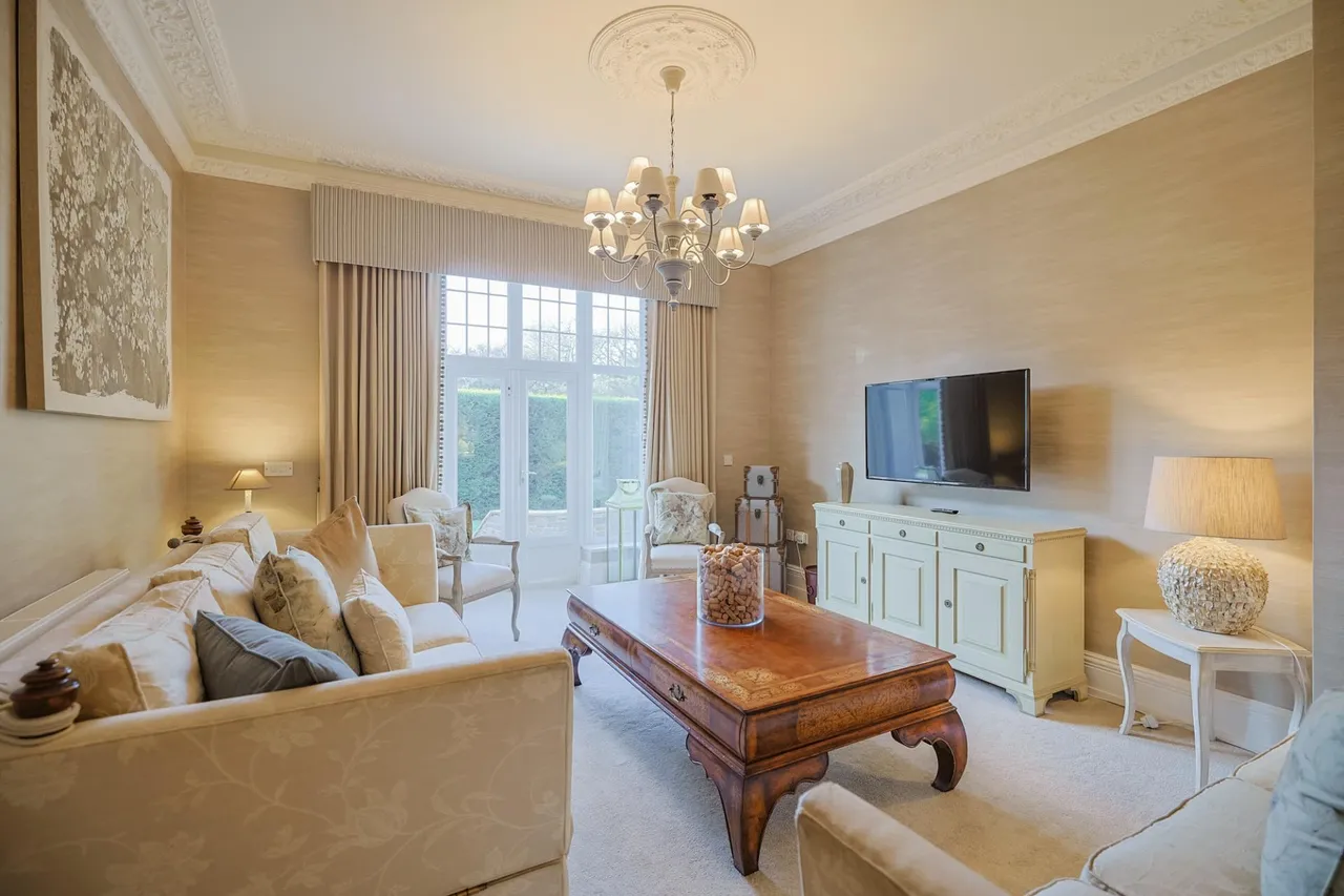 The Pines, Gowerton, photo 3