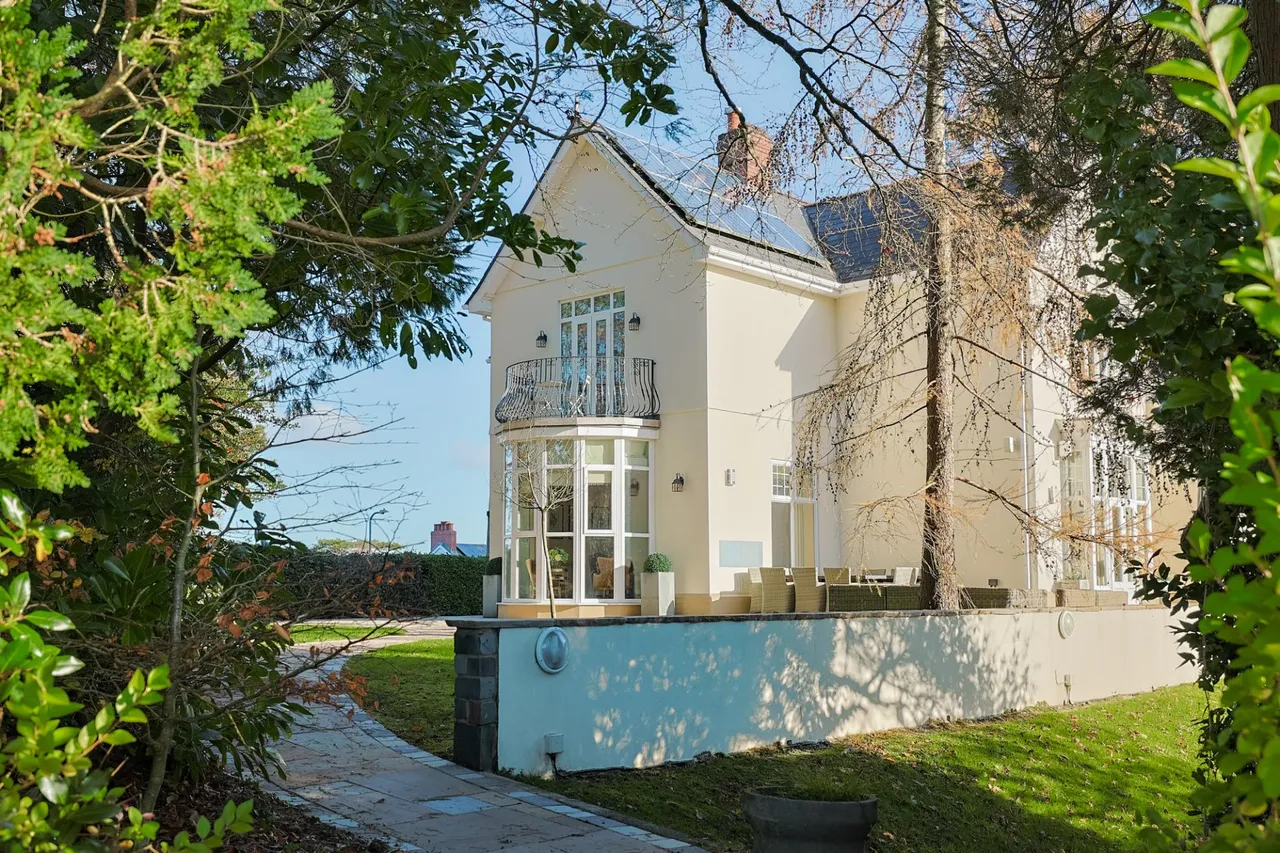 The Pines, Gowerton, photo 38