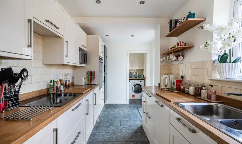 Rosebank, Epsom, KT18, photo 3