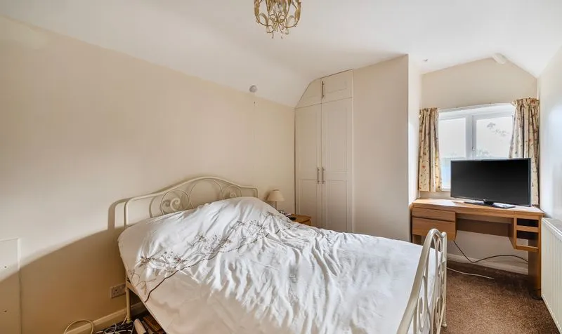 Rosebank, Epsom, KT18, photo 11