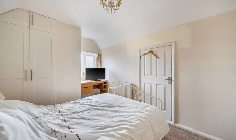 Rosebank, Epsom, KT18, photo 10