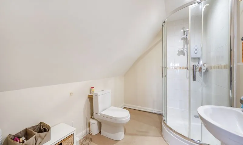 Rosebank, Epsom, KT18, photo 12