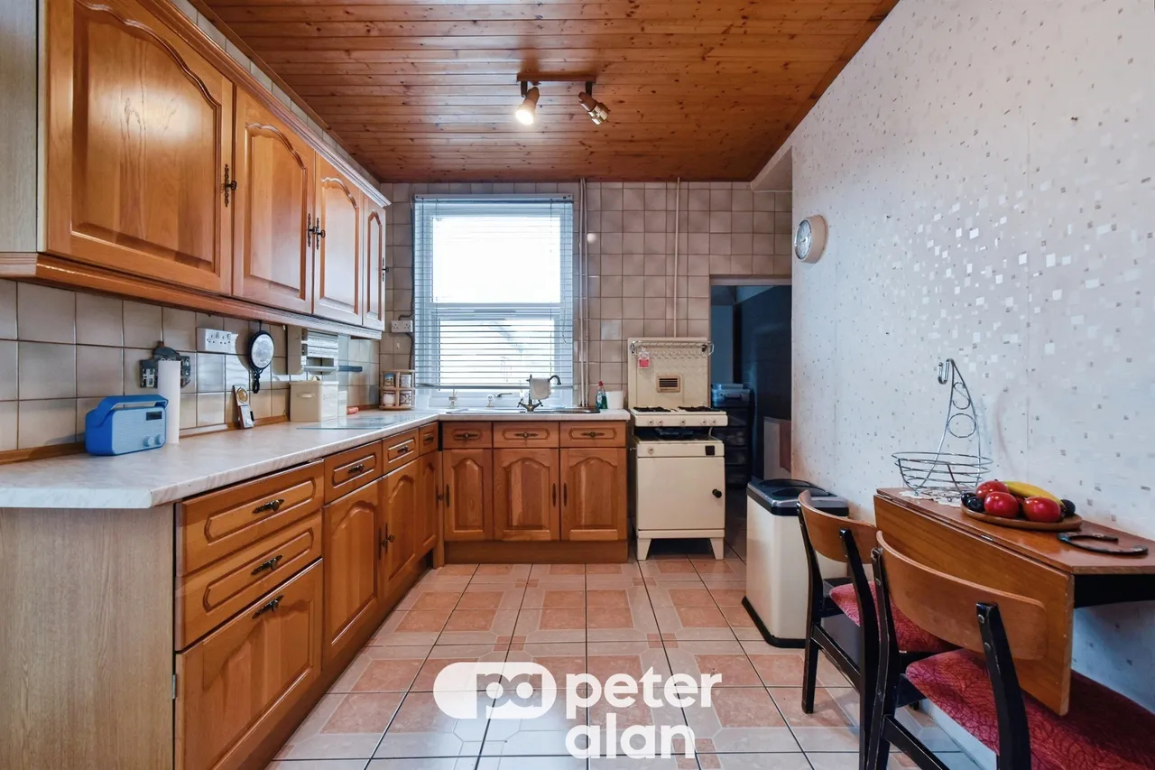 Russell Terrace, Merthyr Tydfil, CF47, photo 4
