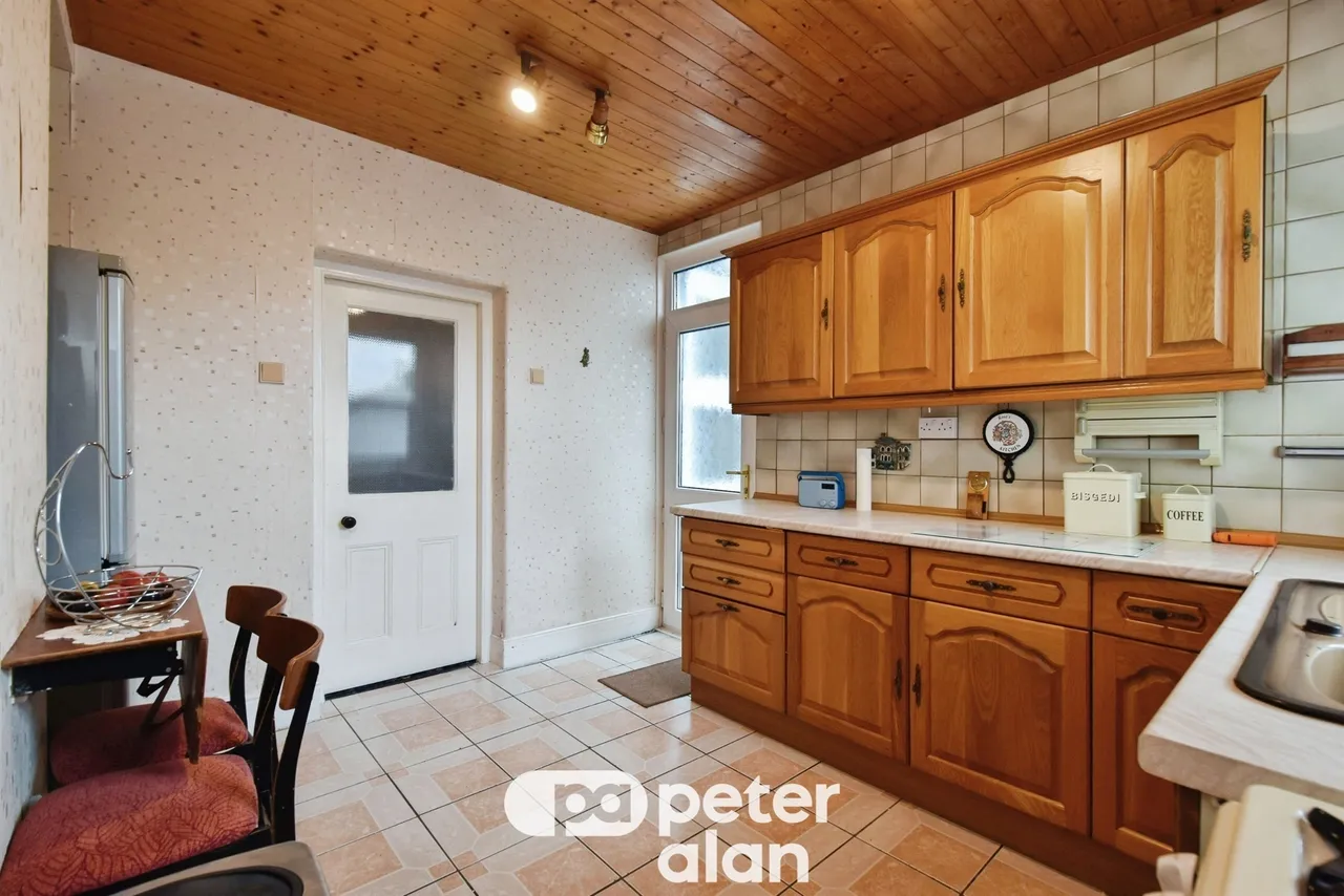 Russell Terrace, Merthyr Tydfil, CF47, photo 3