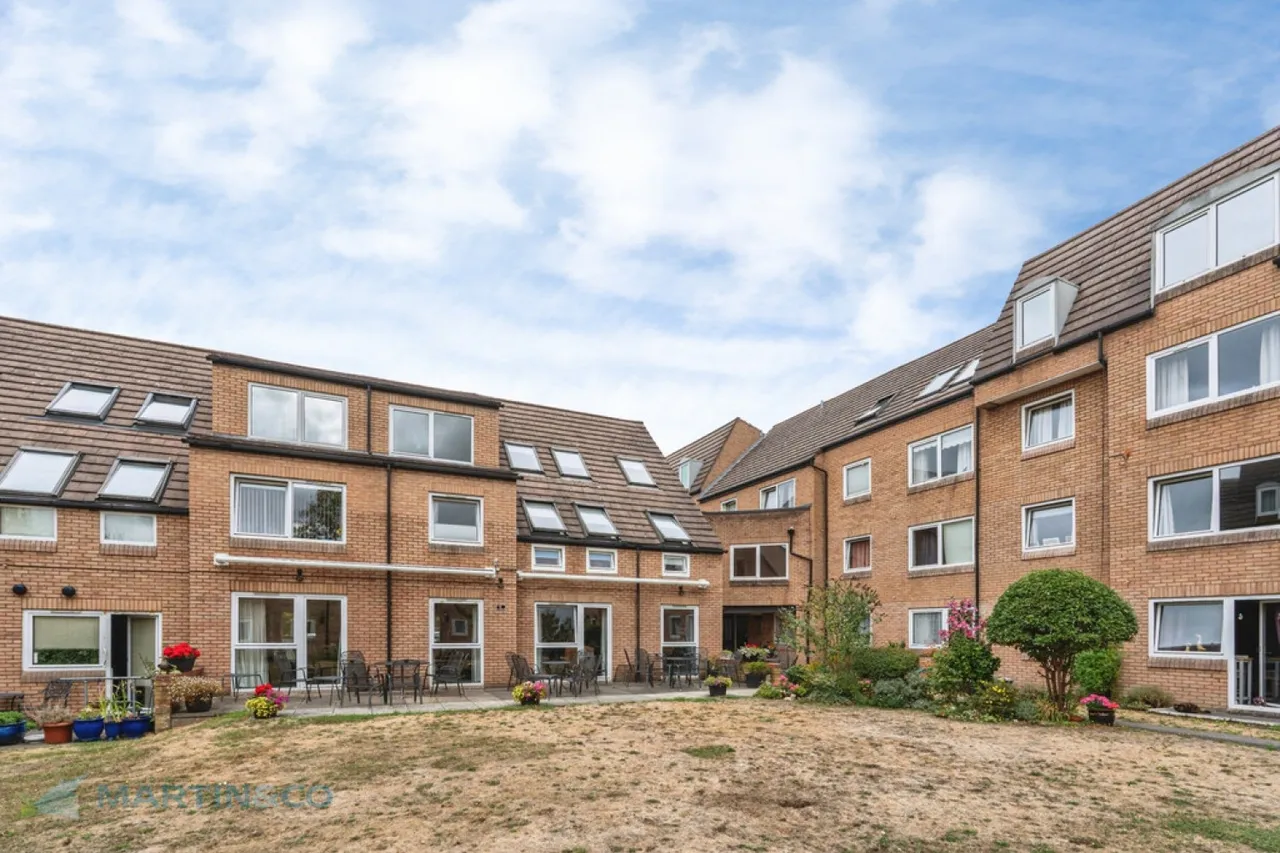 Mount Hermon Road, Woking, Surrey, photo 9