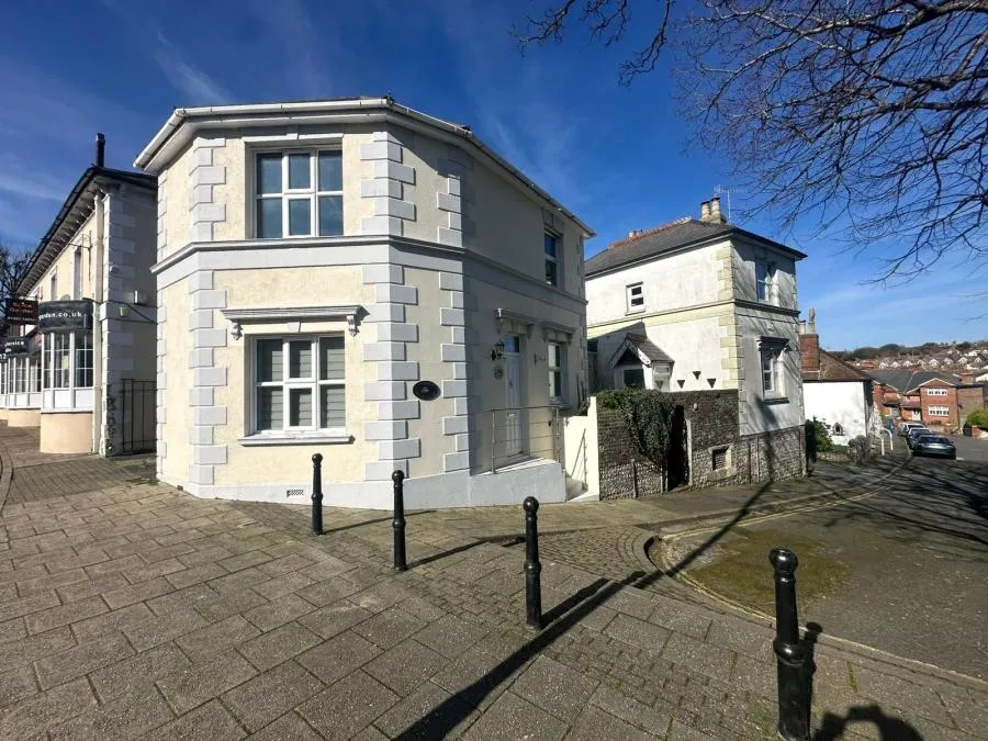 2 bed house for sale, Church Street, Old Town, BN21