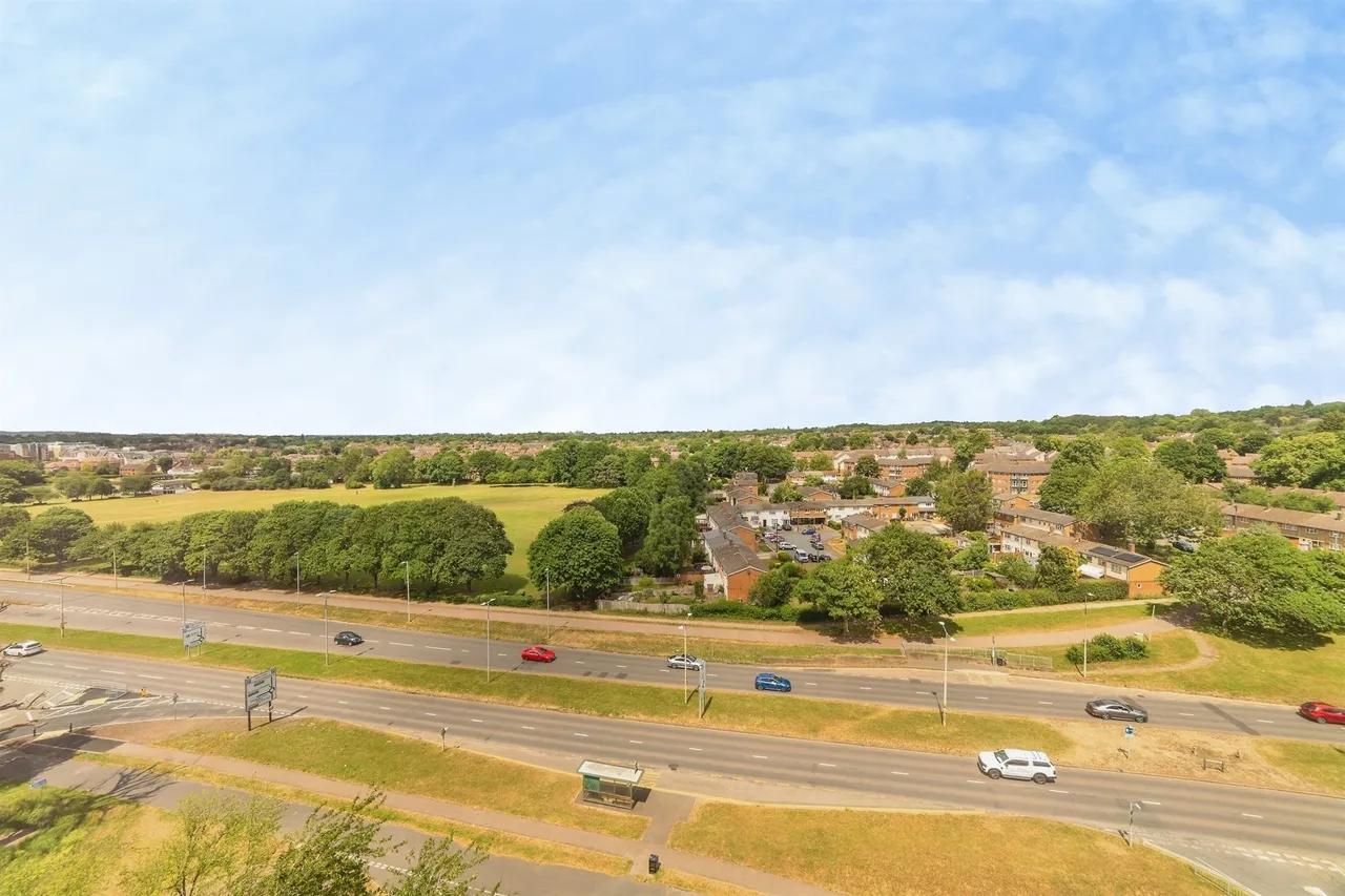 Harrow Court, Stevenage, SG1, photo 18