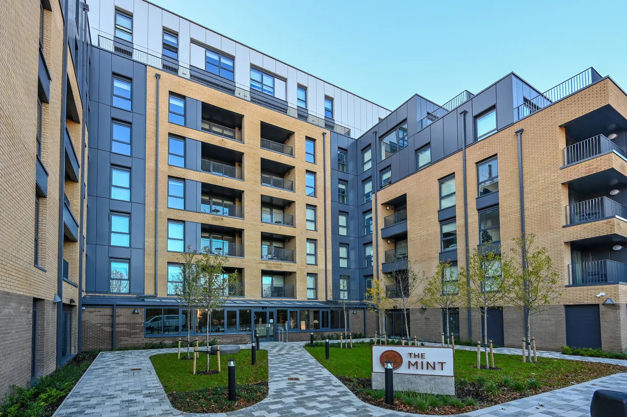 2 bed flat to rent — 106 Assay Apartments, Station View, Guildford