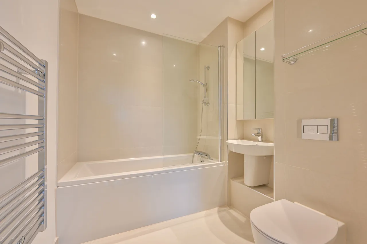 106 Assay Apartments, Station View, Guildford, photo 10