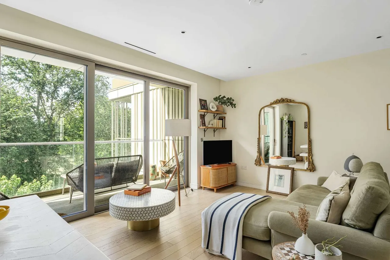 Downs Road, London, E5, photo 2