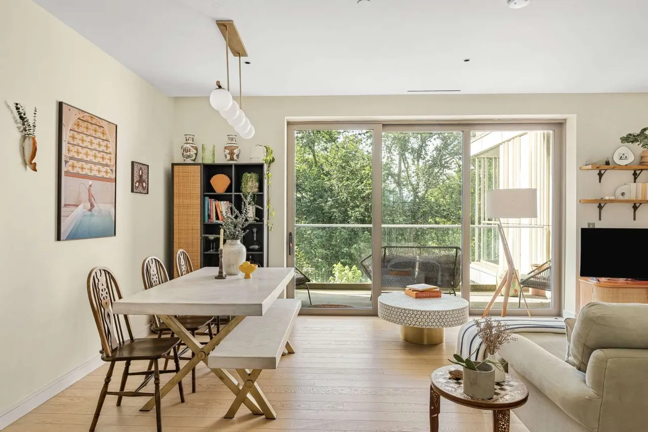 1 bed flat for sale, Downs Road, London, E5