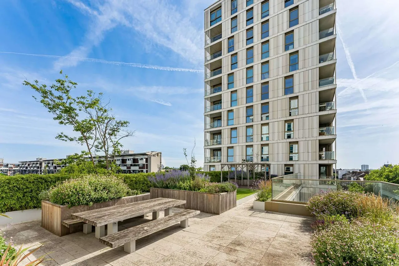 Downs Road, London, E5, photo 16