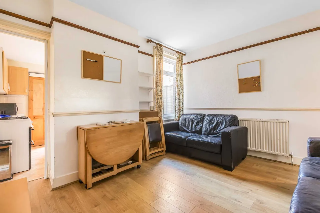 Guildford Park Road, Guildford, GU2 7NF, photo 2