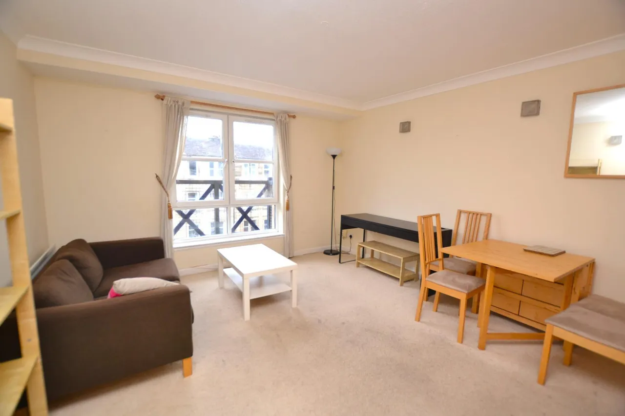 Russell Gardens, Edinburgh, EH12, photo 2