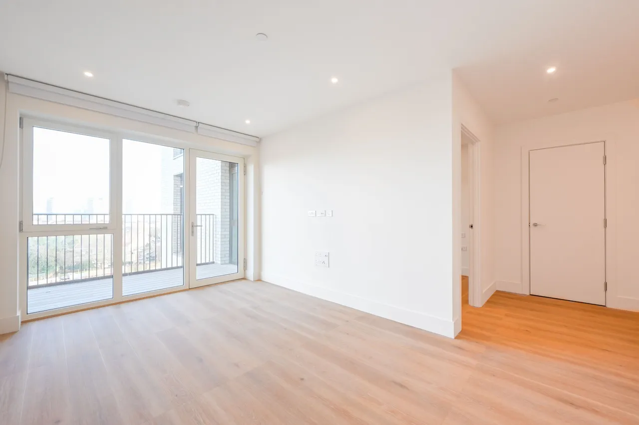 1 bed flat to rent — Flat 904, Bow View Apartments, 2 Maple Mews