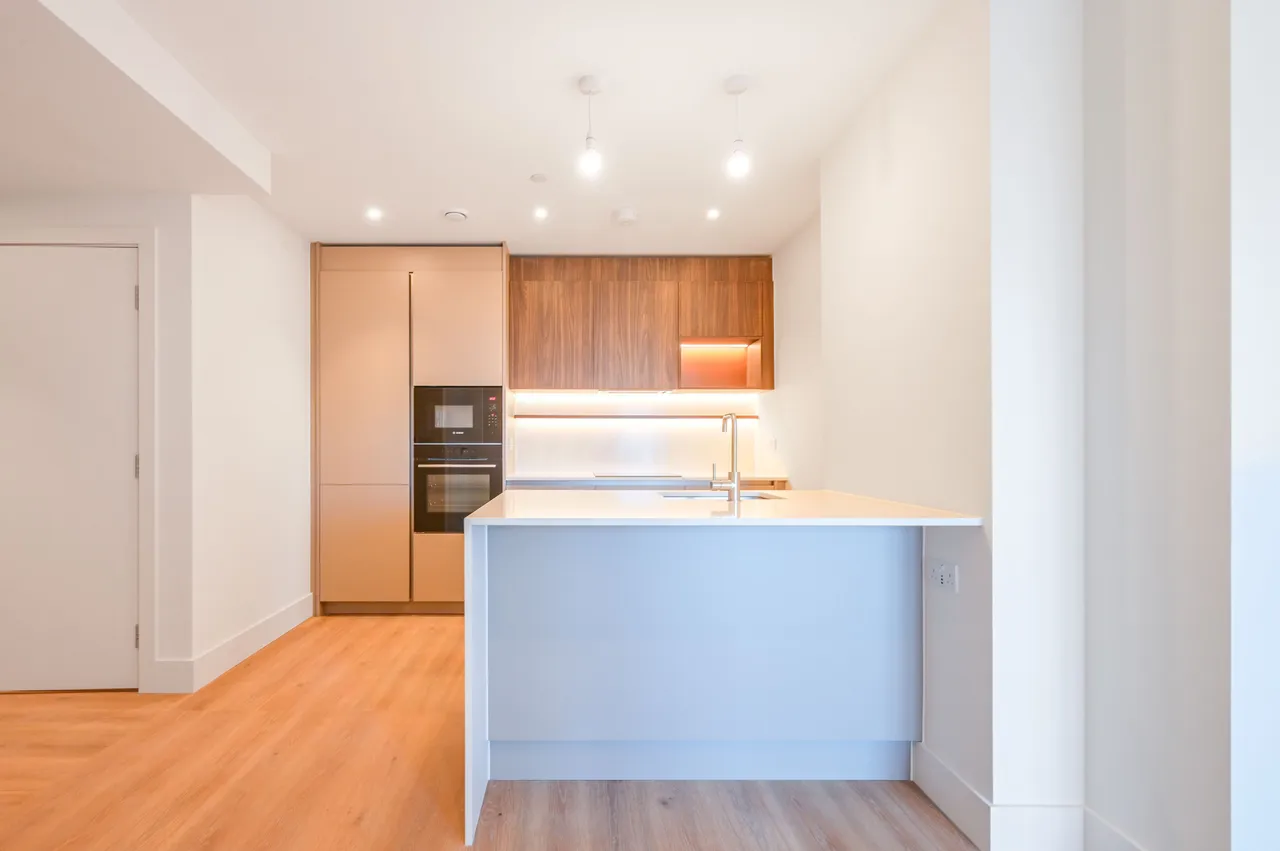 Flat 904, Bow View Apartments, 2 Maple Mews, photo 3