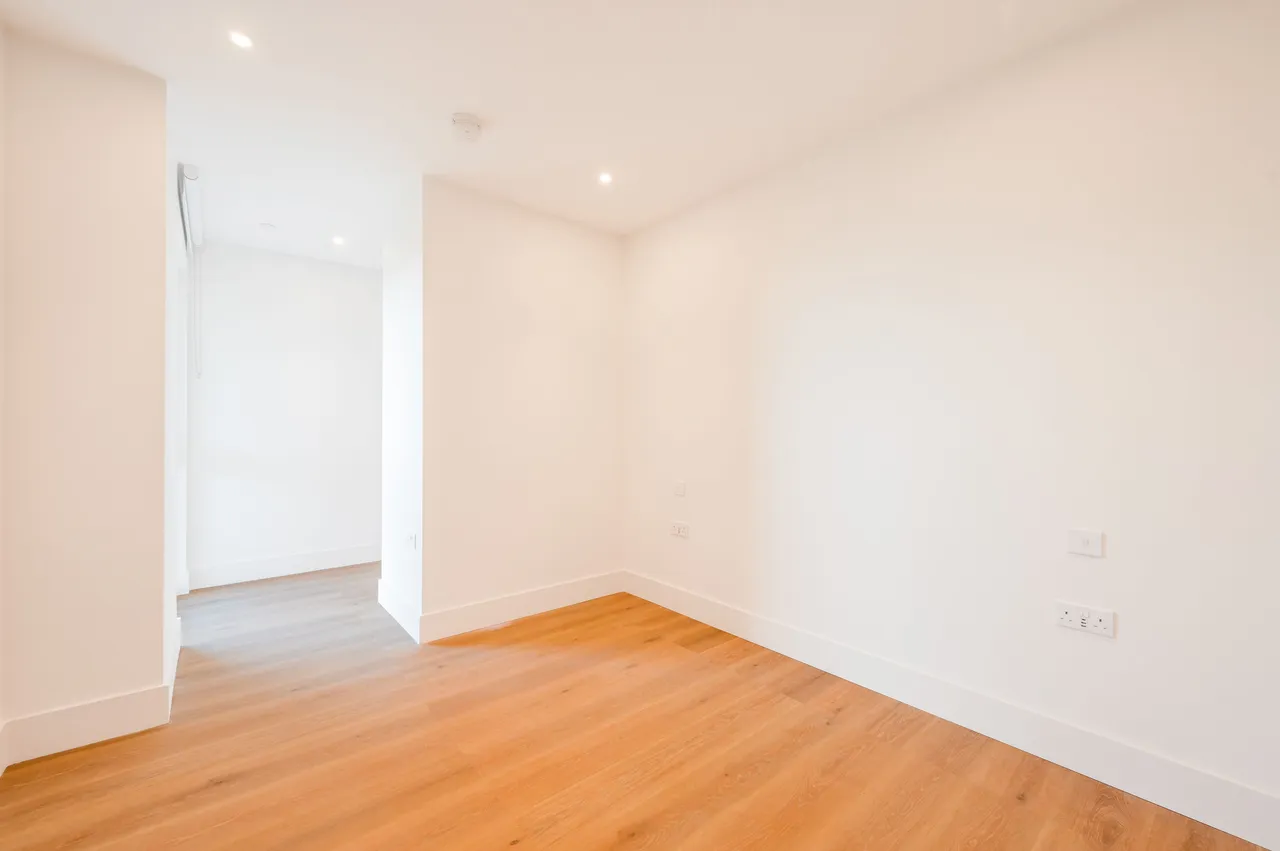 Flat 904, Bow View Apartments, 2 Maple Mews, photo 4