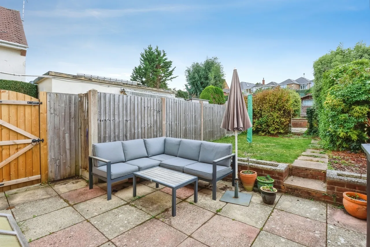 2 bed flat for sale, Grove Road, Poole, BH12