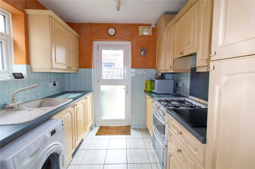Raymond Road, Langley, Berkshire, SL3, photo 4