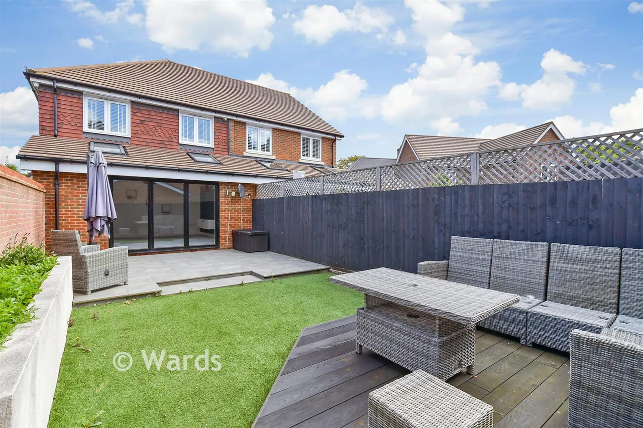 Alans Gardens, Yalding, ME18, photo 16