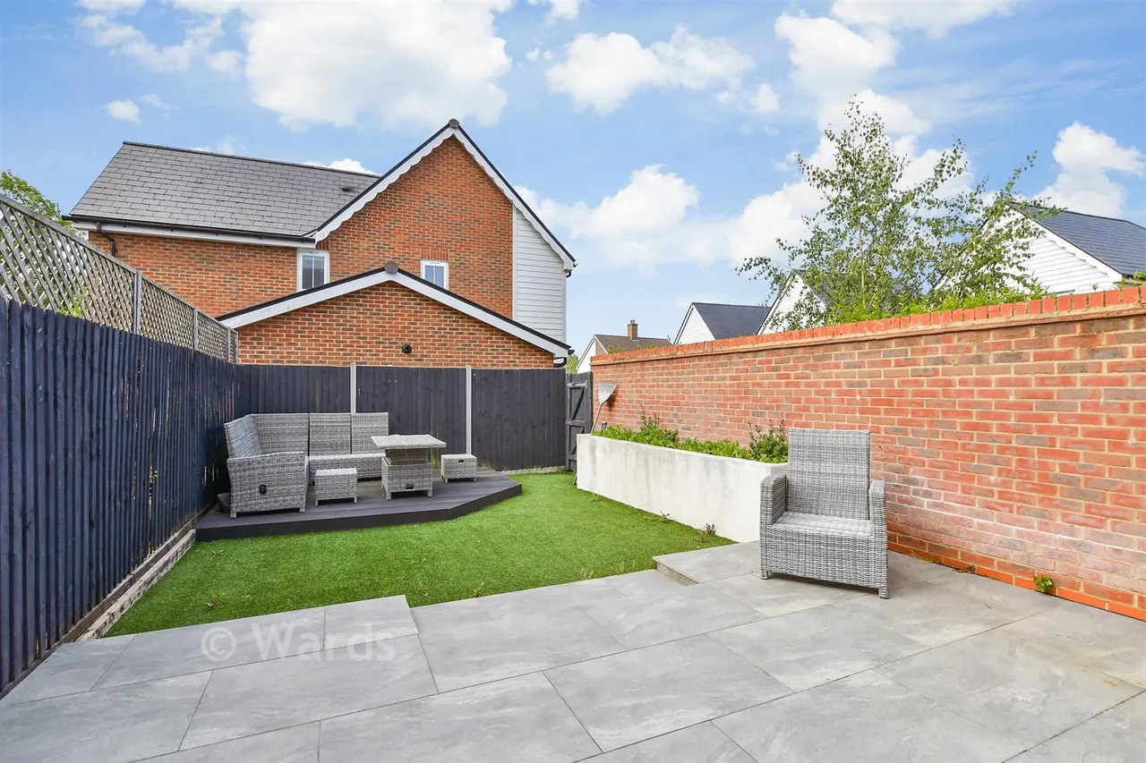 Alans Gardens, Yalding, ME18, photo 17