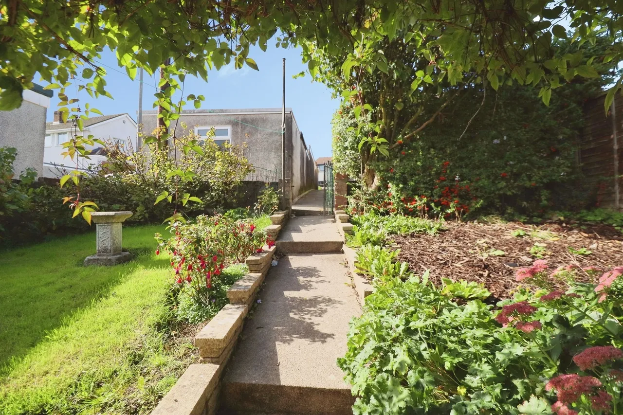 Michaelston Road, Cardiff, CF5, photo 2