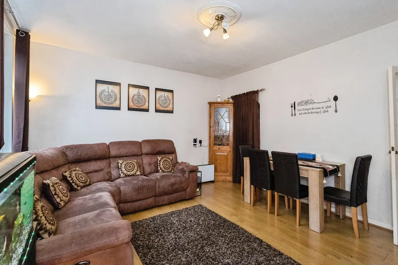 Prince Edward Avenue, OLDHAM, Lancashire, OL4, photo 5