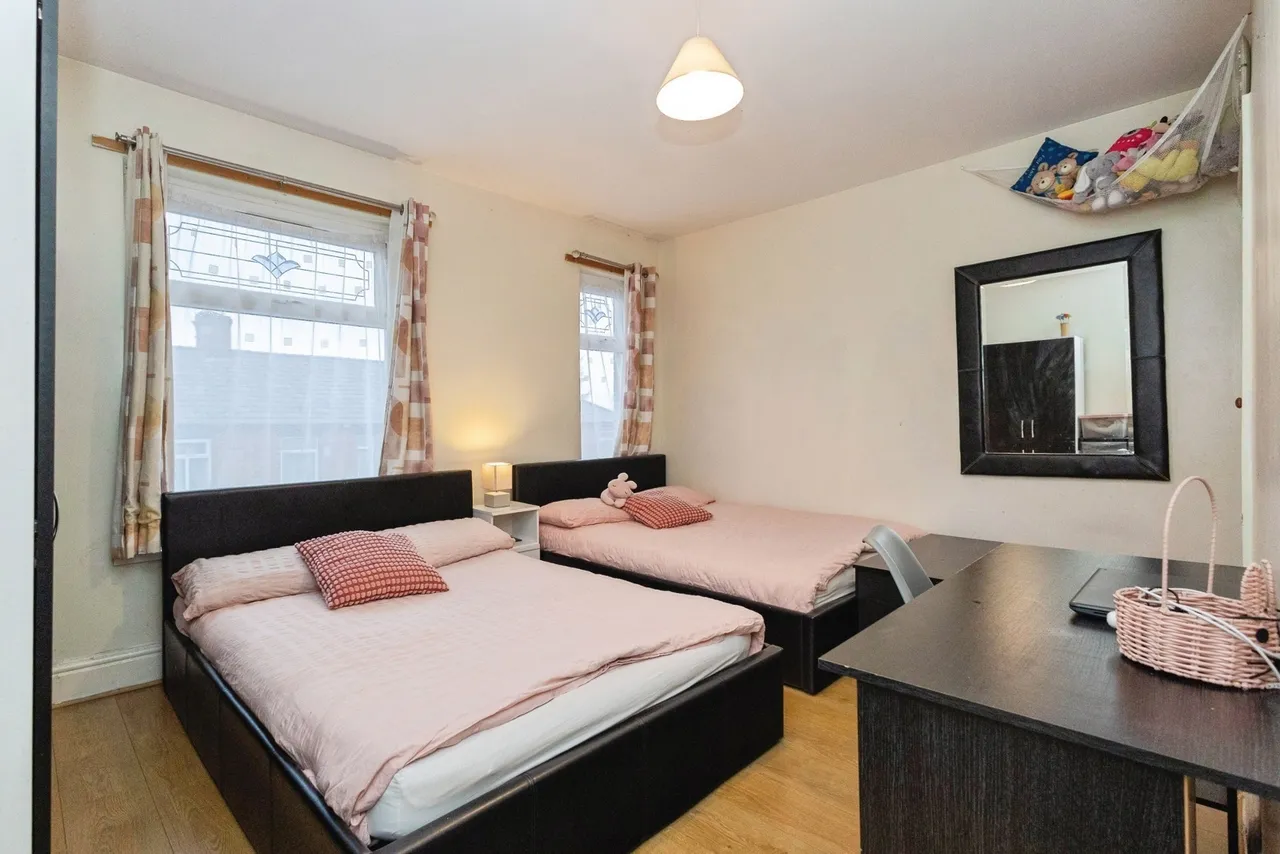 Prince Edward Avenue, OLDHAM, Lancashire, OL4, photo 10