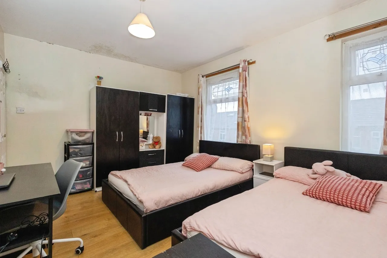 Prince Edward Avenue, OLDHAM, Lancashire, OL4, photo 11