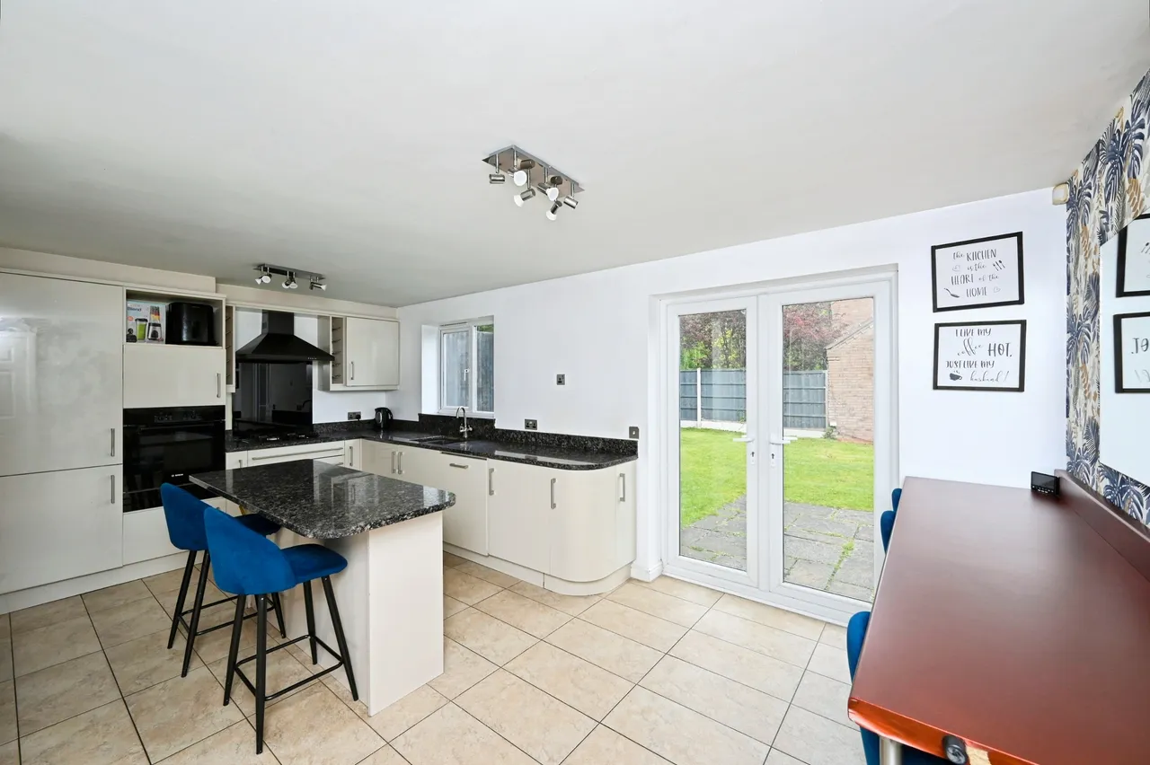 5 bed house for sale — Chestnut Close Harlow Wood, Nottingham