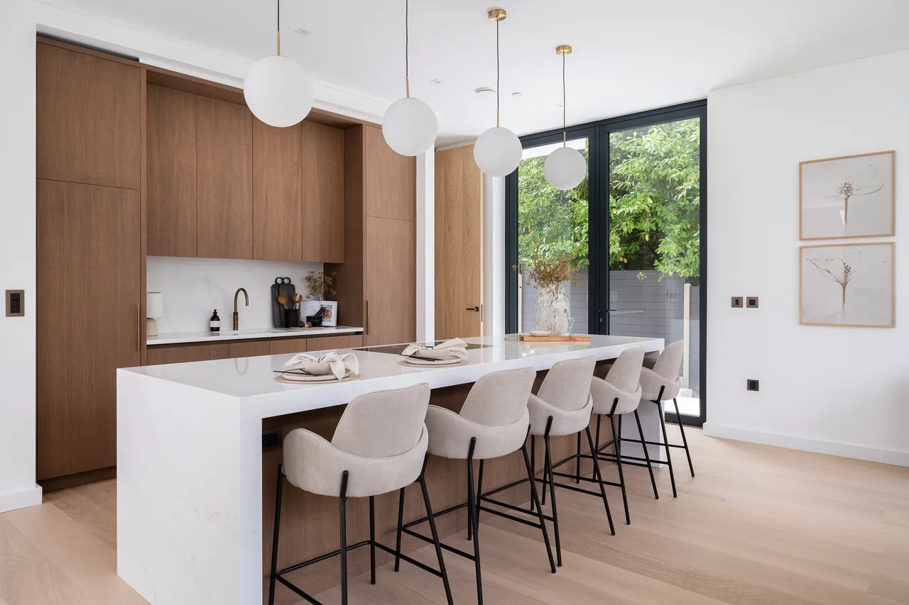 Woodlands, Coombe Hill Road, Kingston upon Thames, South West London, photo 4