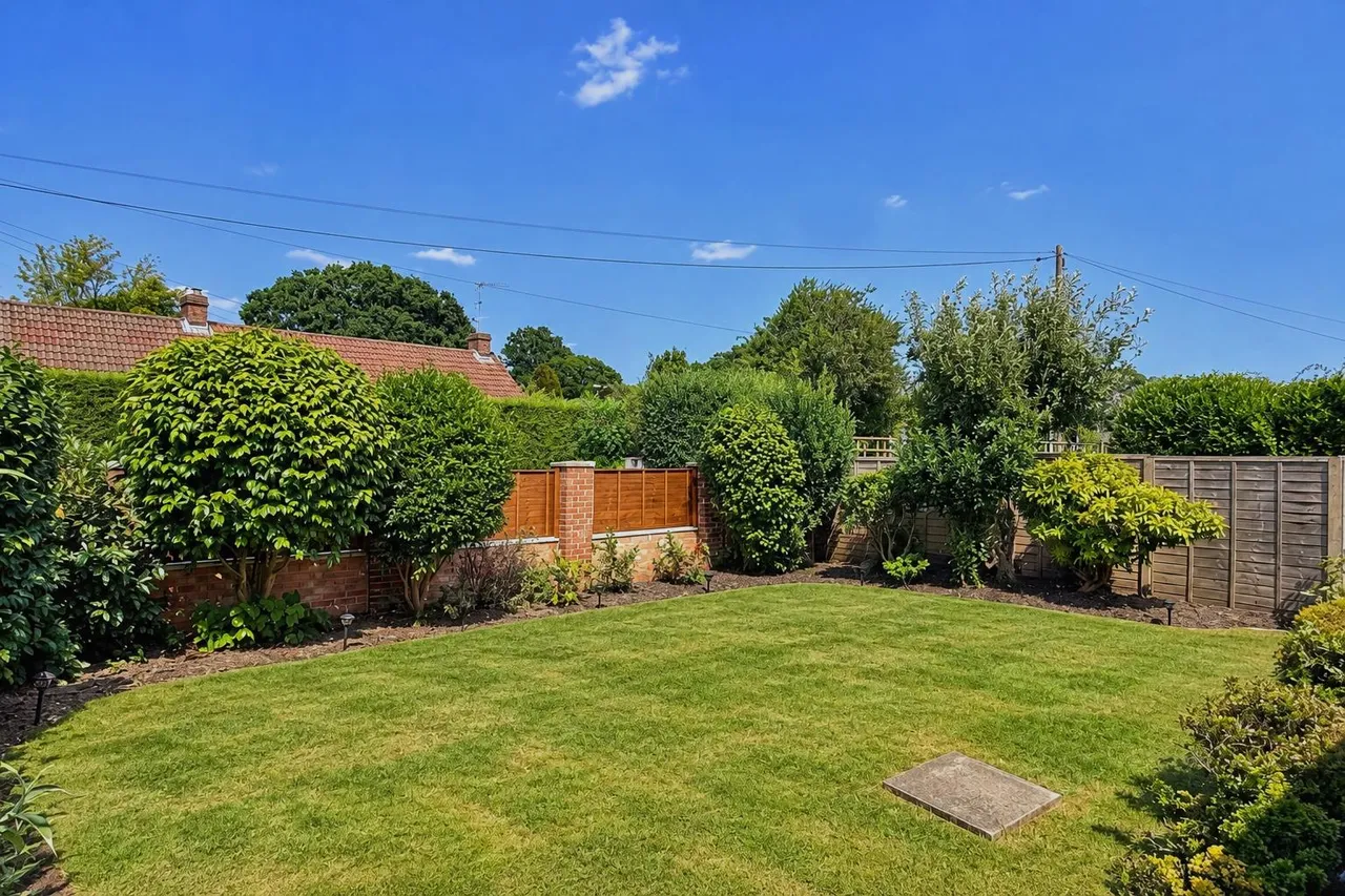 Shard Close, Verwood, BH31, photo 23