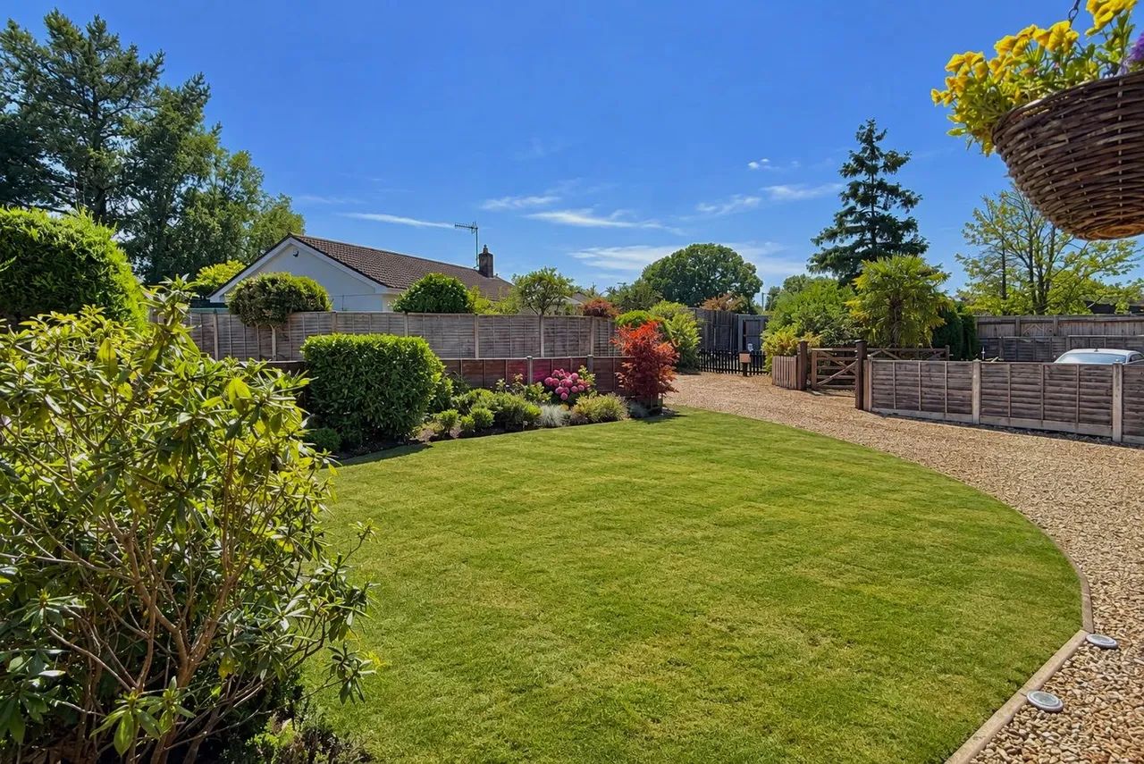 Shard Close, Verwood, BH31, photo 22