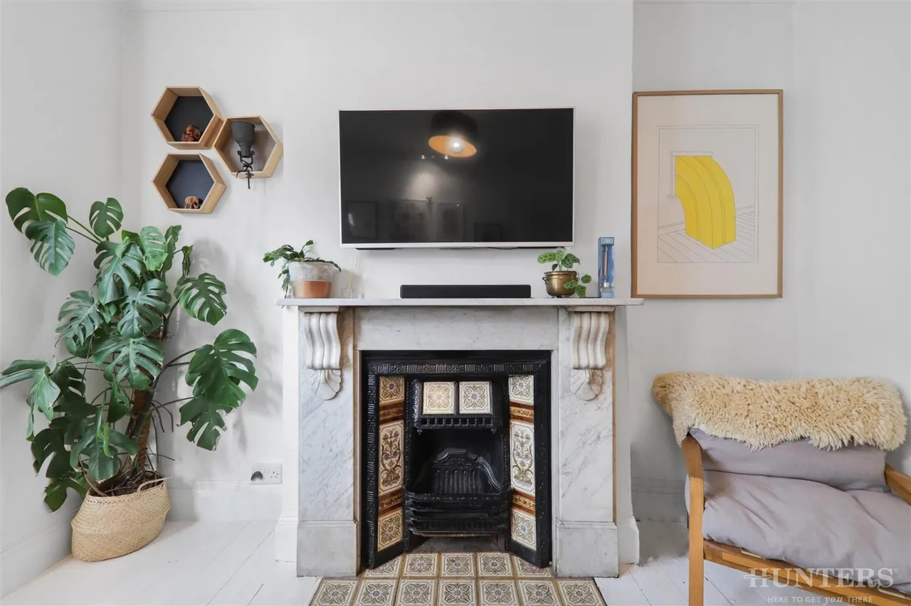 Greyhound Road, London, N17, photo 5