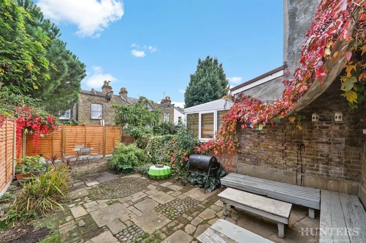 Greyhound Road, London, N17, photo 3