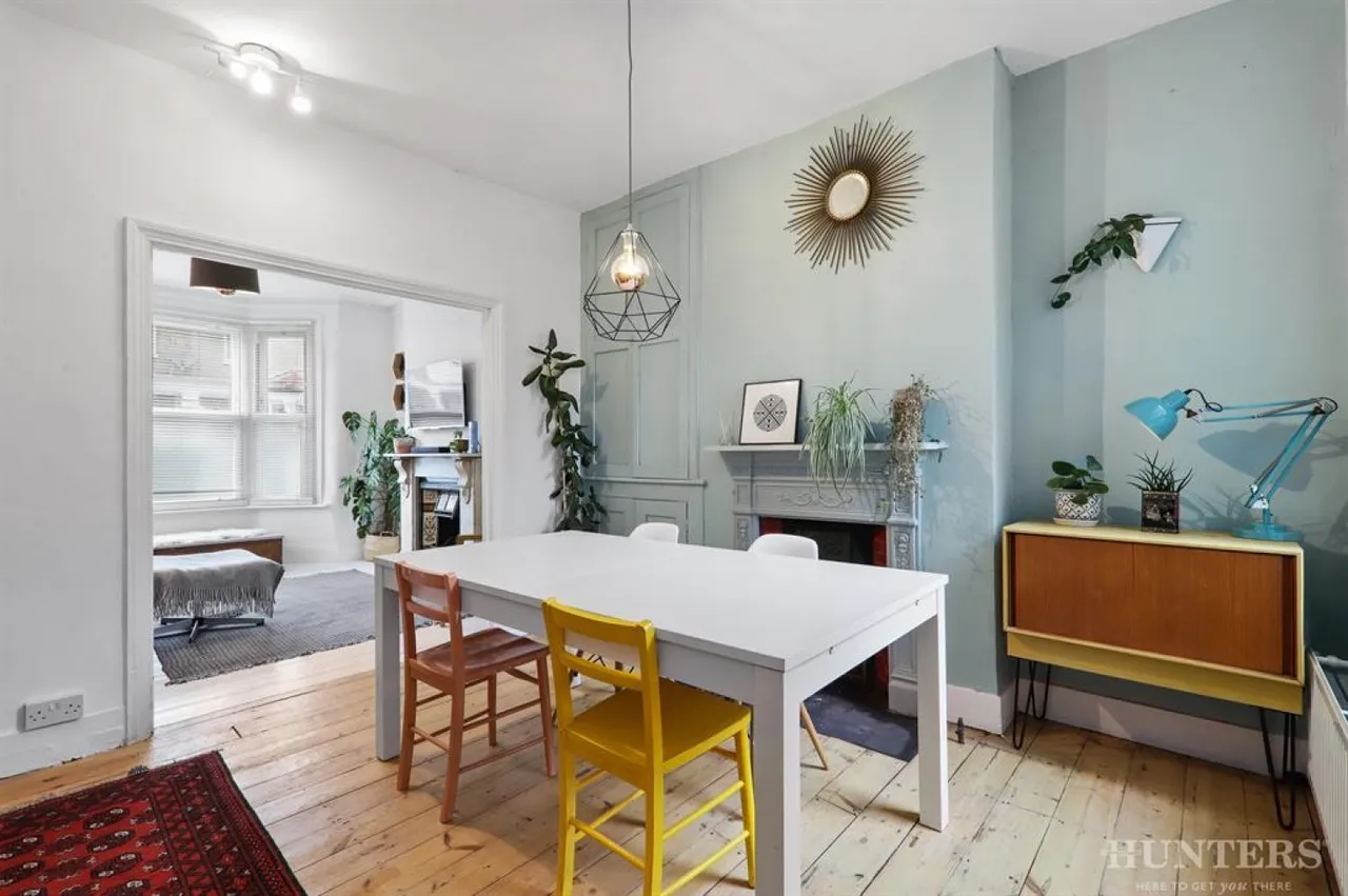 Greyhound Road, London, N17, photo 2