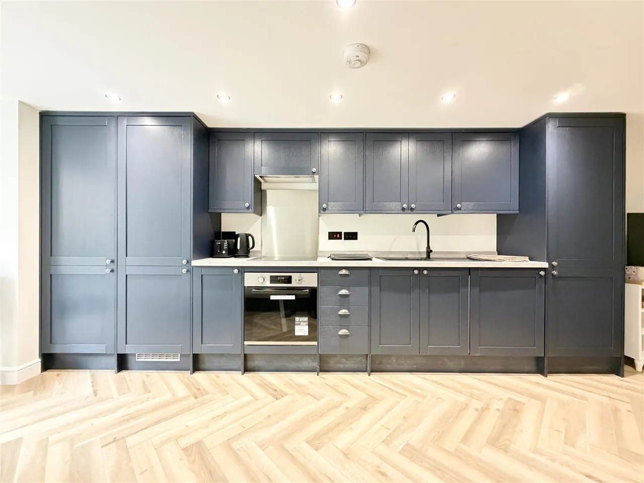 Burlington Place, Eastbourne, BN21 4FF, photo 6