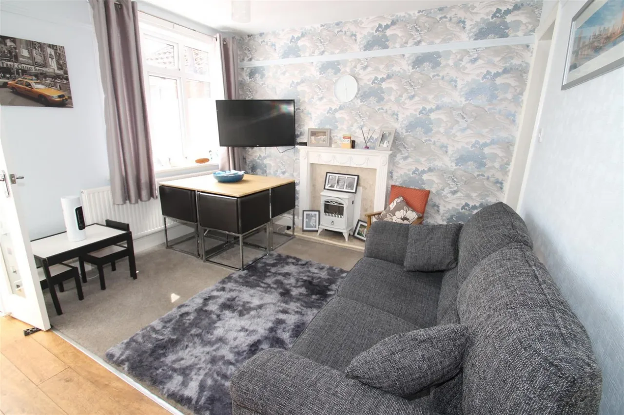 Cobham Road, Halesowen, photo 8
