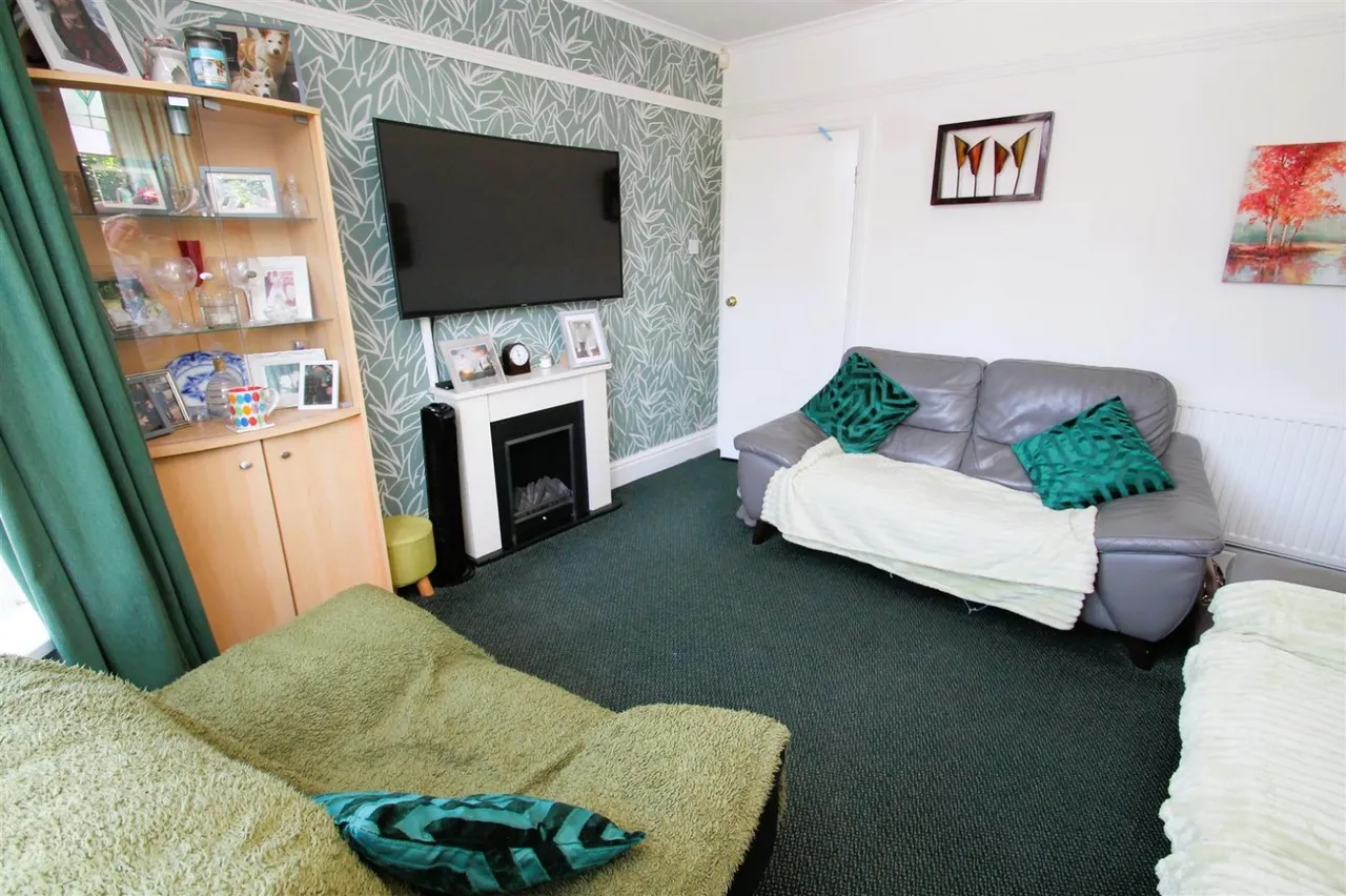 Cobham Road, Halesowen, photo 4