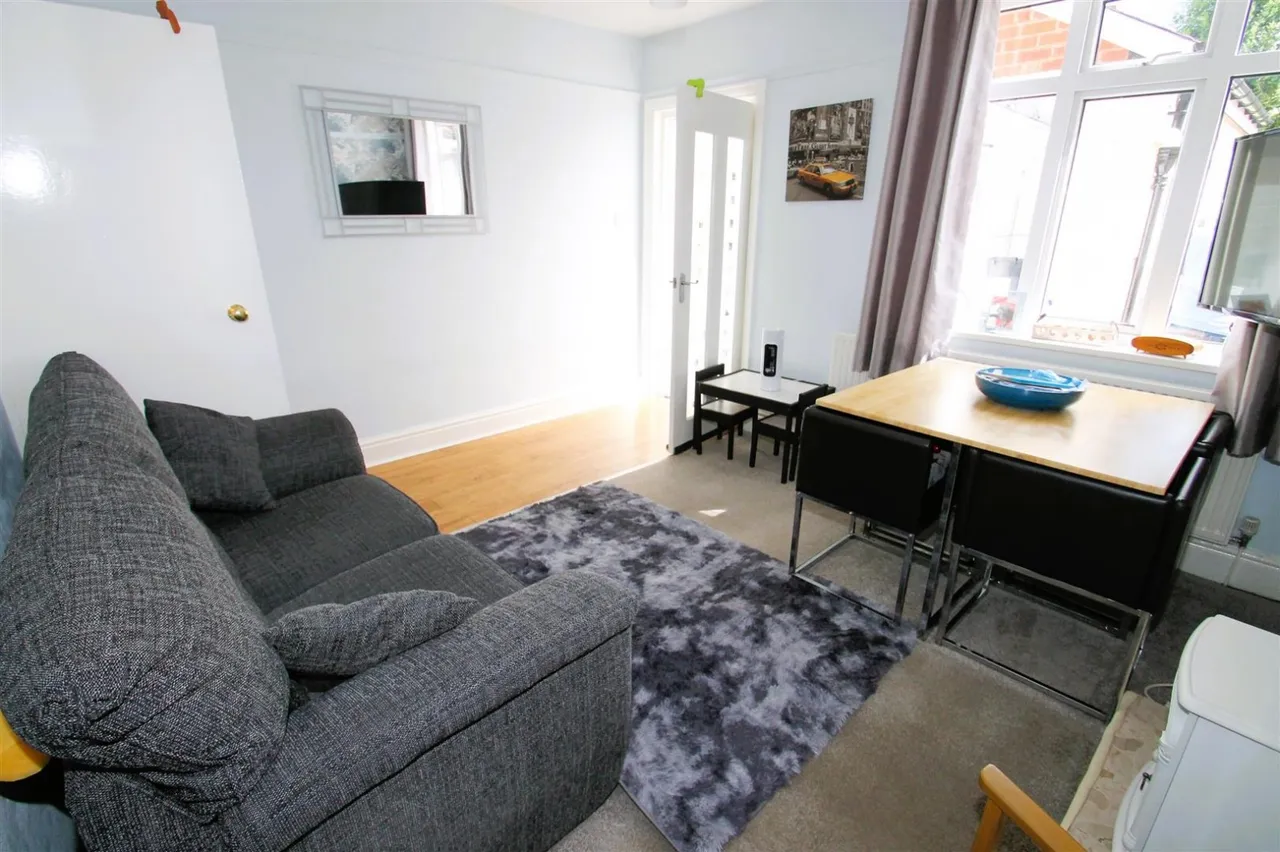 Cobham Road, Halesowen, photo 9